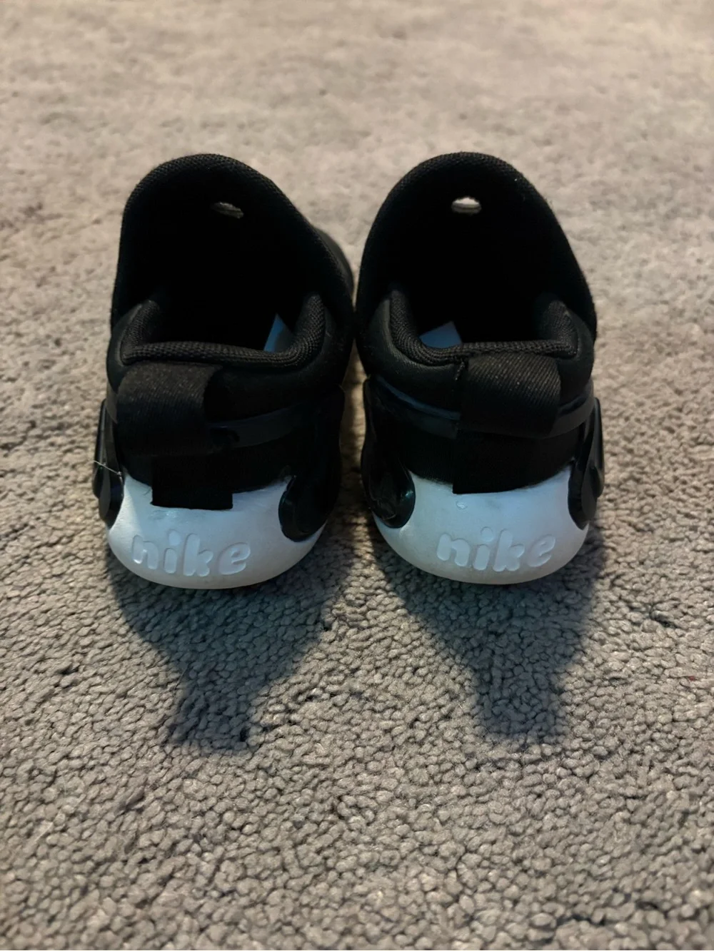 Nike dynamo go slip on shoes 10c